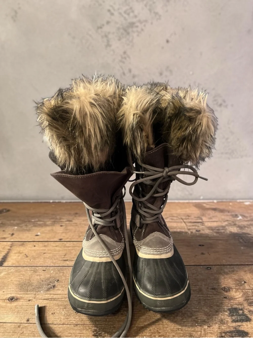 Sorel Joan of Artic Brown Faux-Fur Winter Lace-Up Boots Size 9 Women’s GUC!